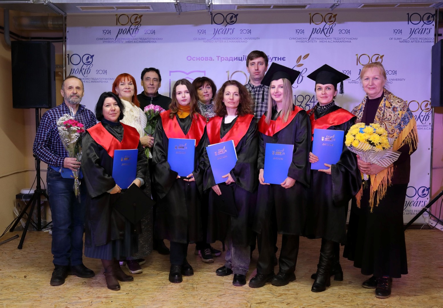 Вітаємо наших випускників завжди чекатимемо в гості